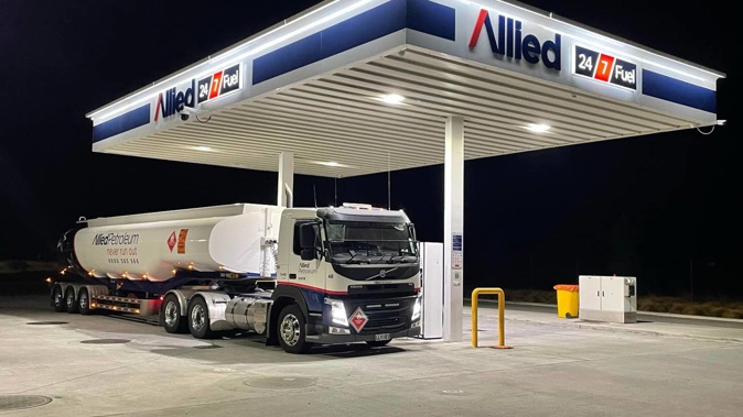 Allied Petroleum has fuel stops in Pōrangahau, Dannevirke, Pahiatua and Pongaroa.