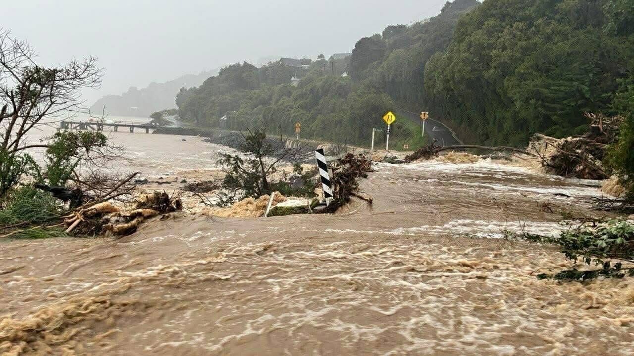 Live: Christchurch to decide on state of emergency this morning, remote communities cut off from flooding