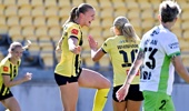 Marisa van der Meer celebrates after scoring the equaliser for Wellington Phoenix against Canberra United. Photo / Photosport