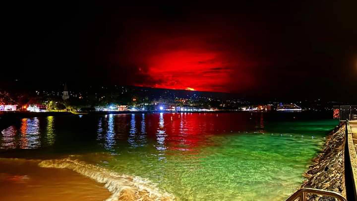 Hawaiian volcano Mauna Loa erupting. Photo / @racerxHI, via Twitter