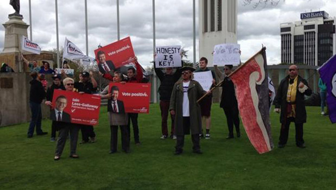 The Palmerston North protesters (Laura McQuillan)