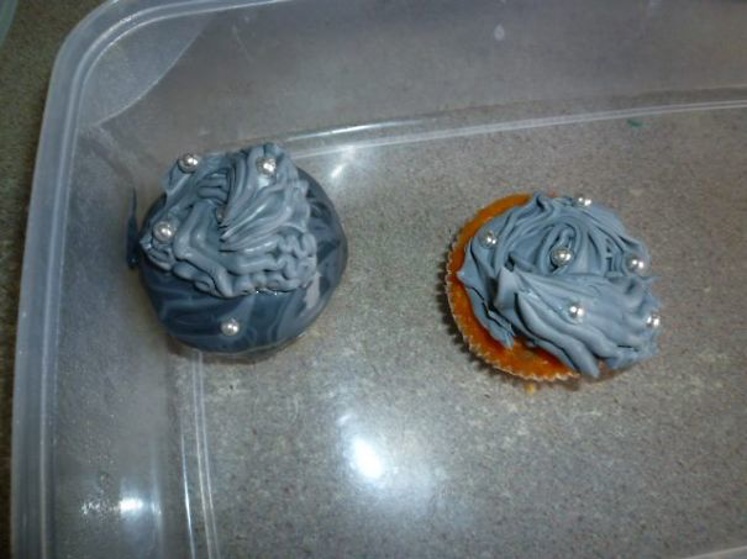 Mayo with food colouring looks a LOT like icing..