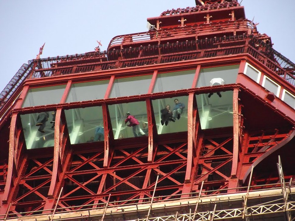 Blackpool Tower, England (Photo: photobucket.com)