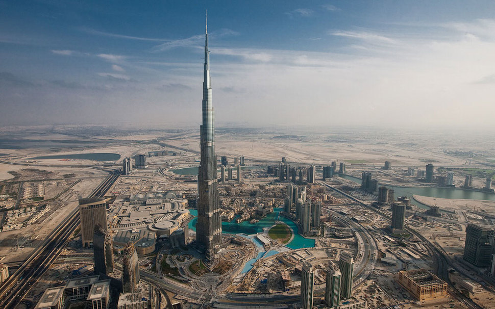 The tallest building in the world, Burj Khalifa in Dubai (Photo: dubaidhow.com)