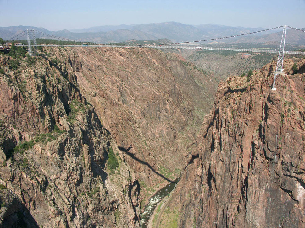 Royal Gorge Bridge in Colorado, USA (Photo: highestbridges.com)