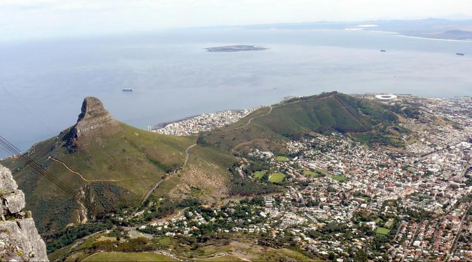Lion’s Head Mountain over Cape Town, South Africa (Photo: wikimedia.org)