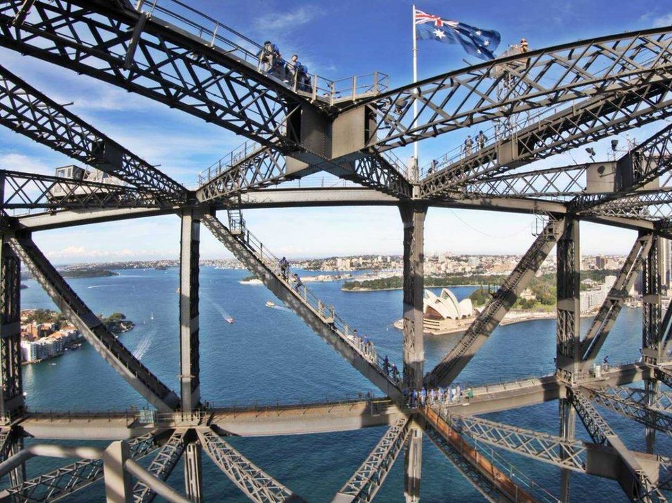 Harbor Bridge Climb in Sydney, Australia (Photo: businessinsider.com)