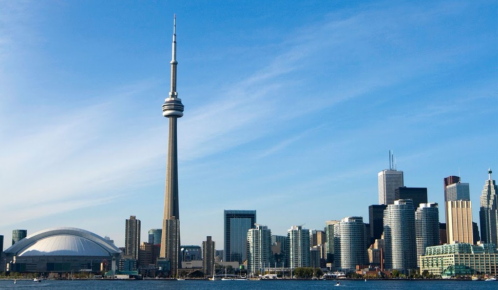 CN Tower in Toronto (Photo: myniagaratours.com)
