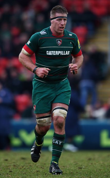 2015 - Leicester Tigers - decides to retire at age 40
