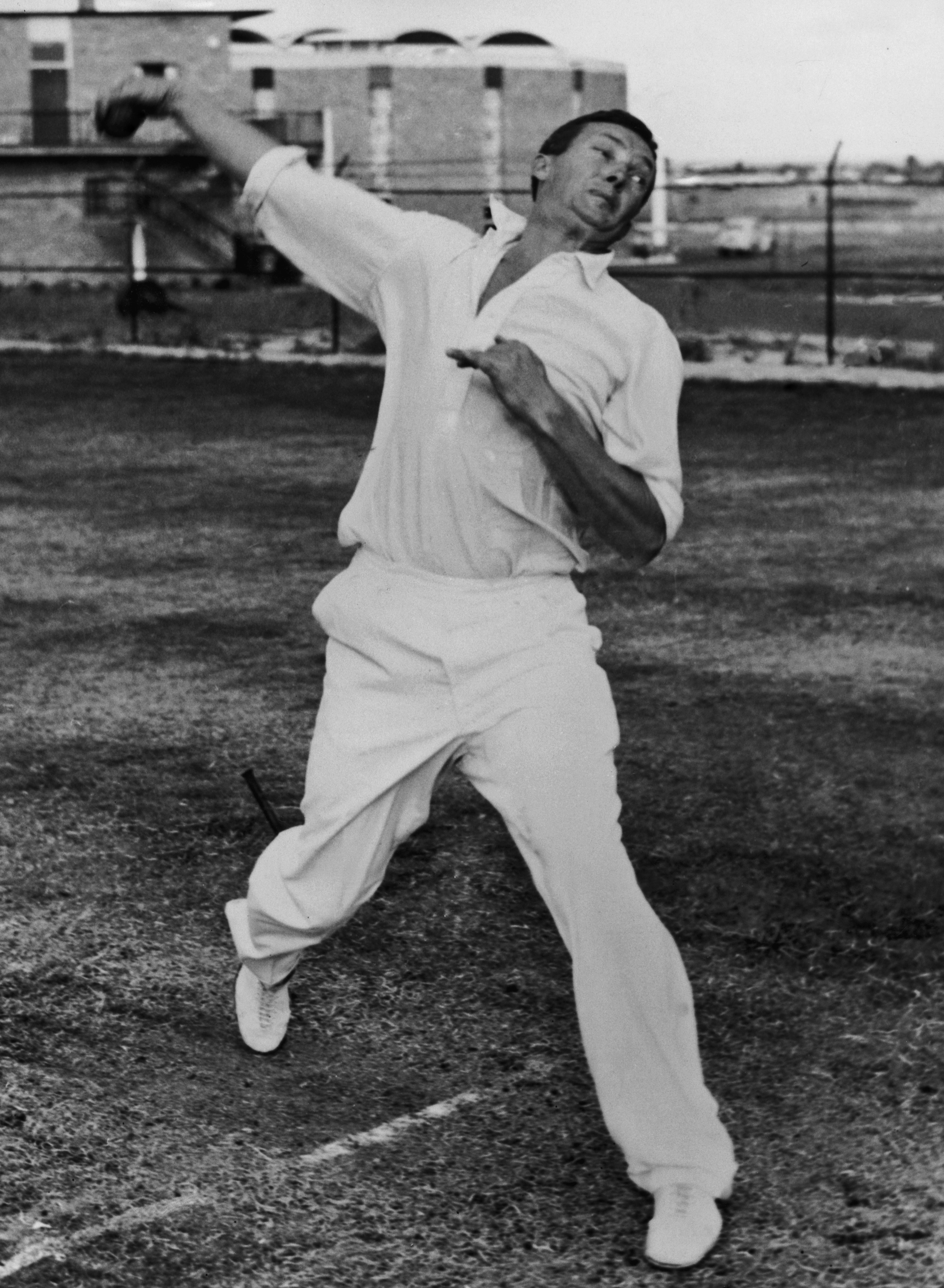 Australian cricketer Richie Benaud in training (1962)