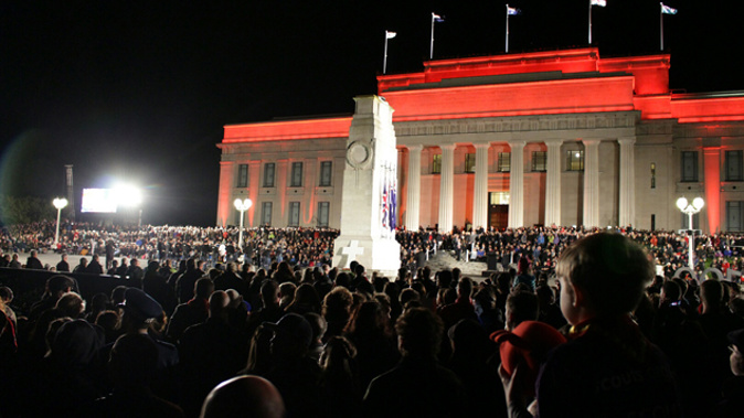 The crowds at the Auckland Domain (Ed Swift) 