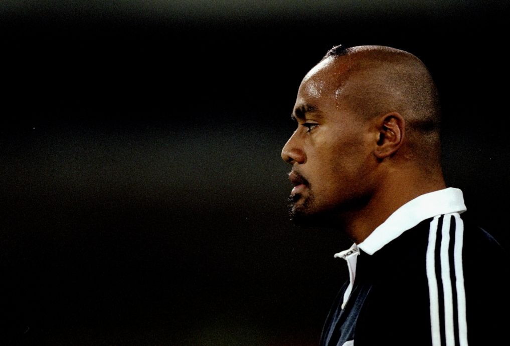 The 1999 international season saw Lomu return with a sporting a new hairstyle - the tuft.