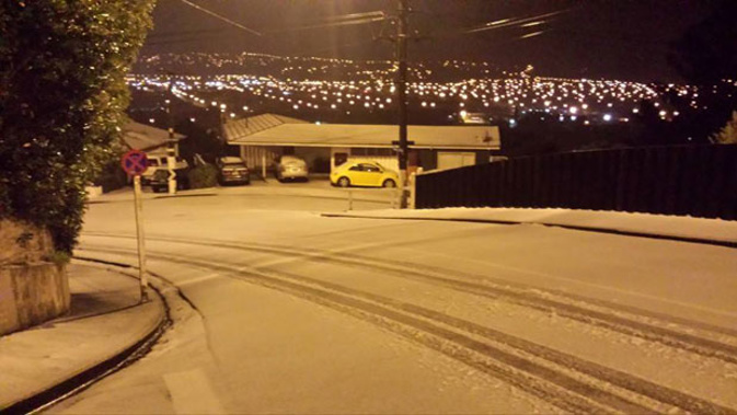 Snow in Dunedin from the 26th of May in 2014 (The Hits)