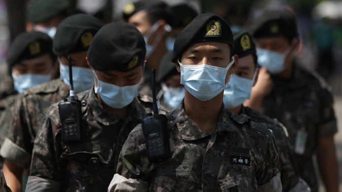 South Korean soldiers wearing face masks (Getty Images) 