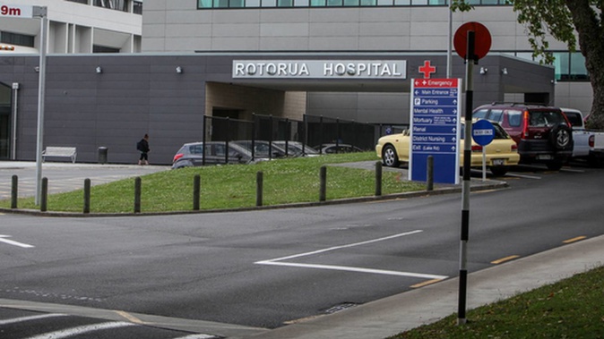 A child run over in a driveway was taken to Rotorua Hospital's emergency department where a family member stole a doctor's bank card and phones. (Photo / File)