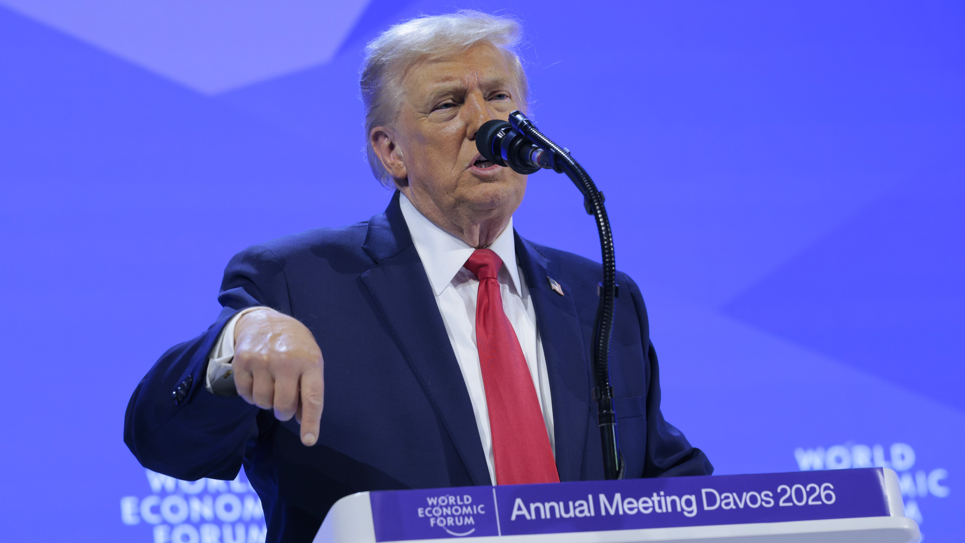 "Everybody loses": Growing concerns over a tariff war as Trump demands Greenland 