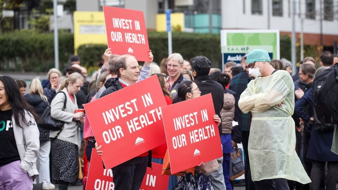 Doctors picket the Auckland City Hospital during a nationwide senior doctors' strike earlier this month. Photo / Jason Oxenham