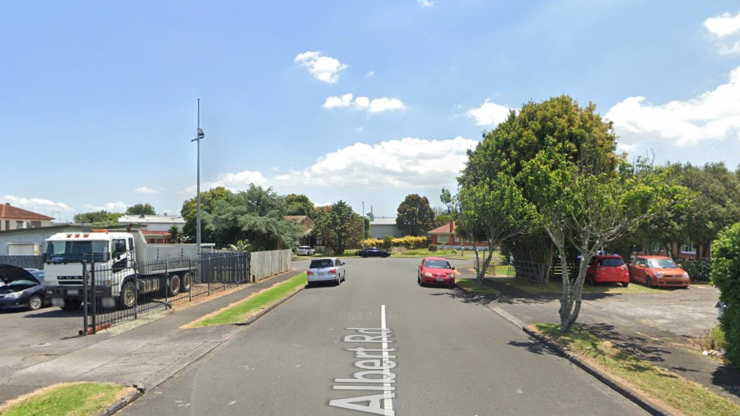 Cordons are in place in Albert Rd in Manukau. Photo / Google