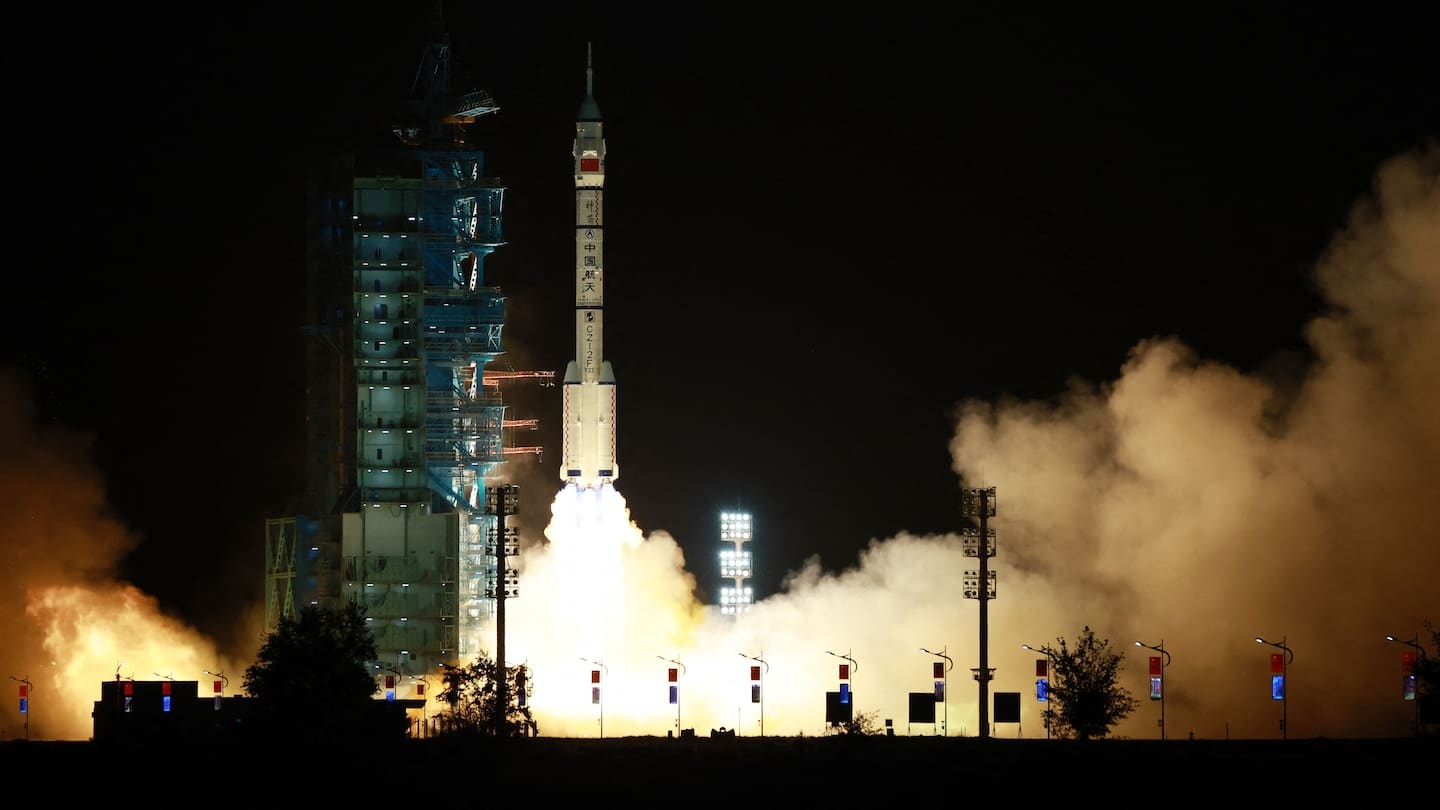 China takes one small step towards moon landing with manned space mission