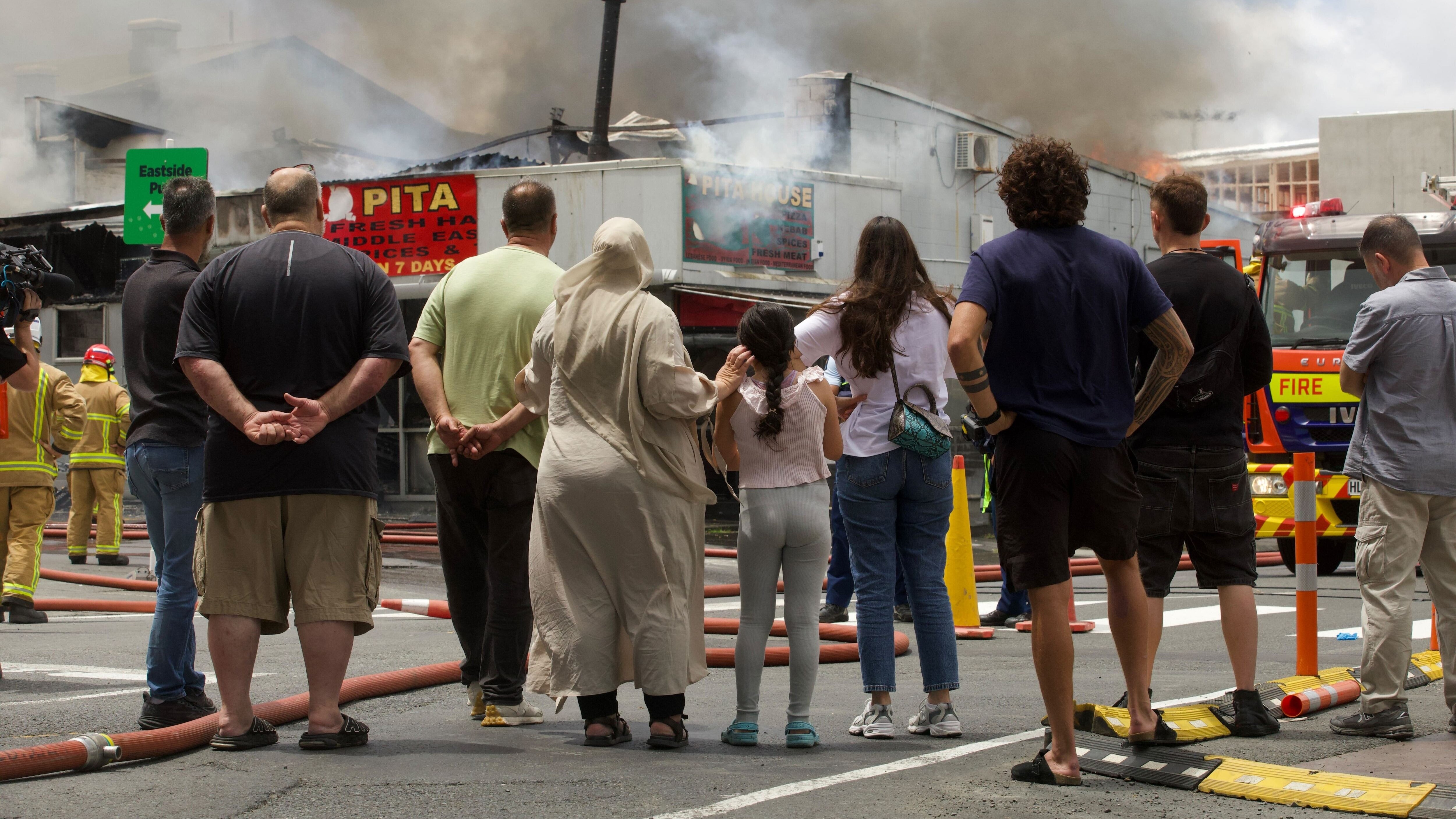 Large fire breaks out in grocer - at the same time firefighters went on strike