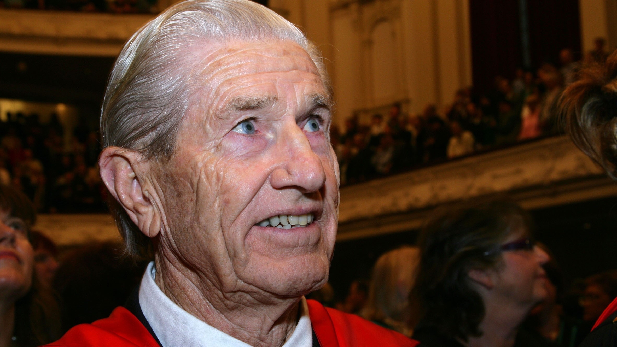 "Broadcasting legend": Kevin Milne pays tribute to a Kiwi broadcasting centenarian 