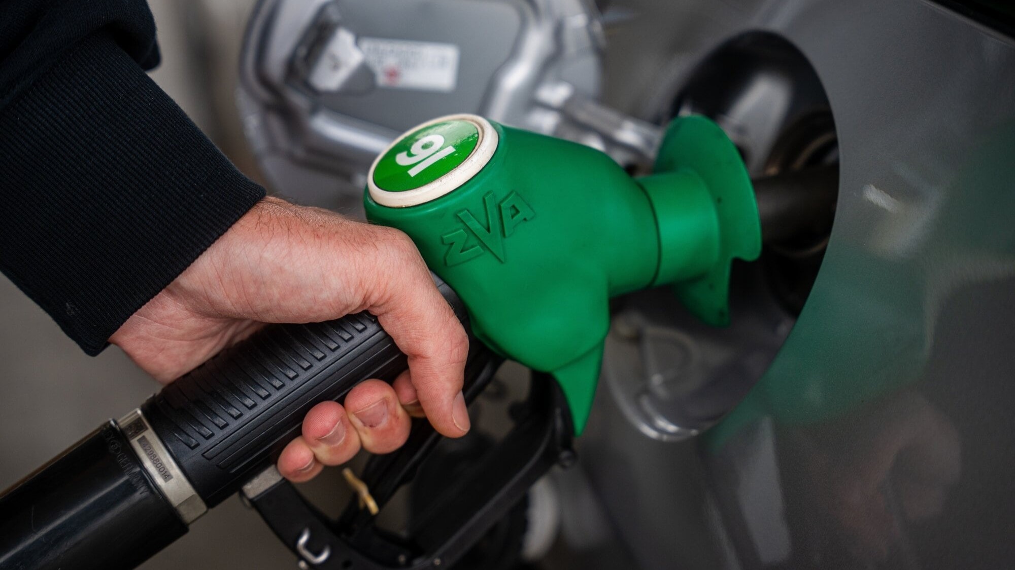 Brace yourself: Fuel prices hit $4 a litre in parts of Auckland