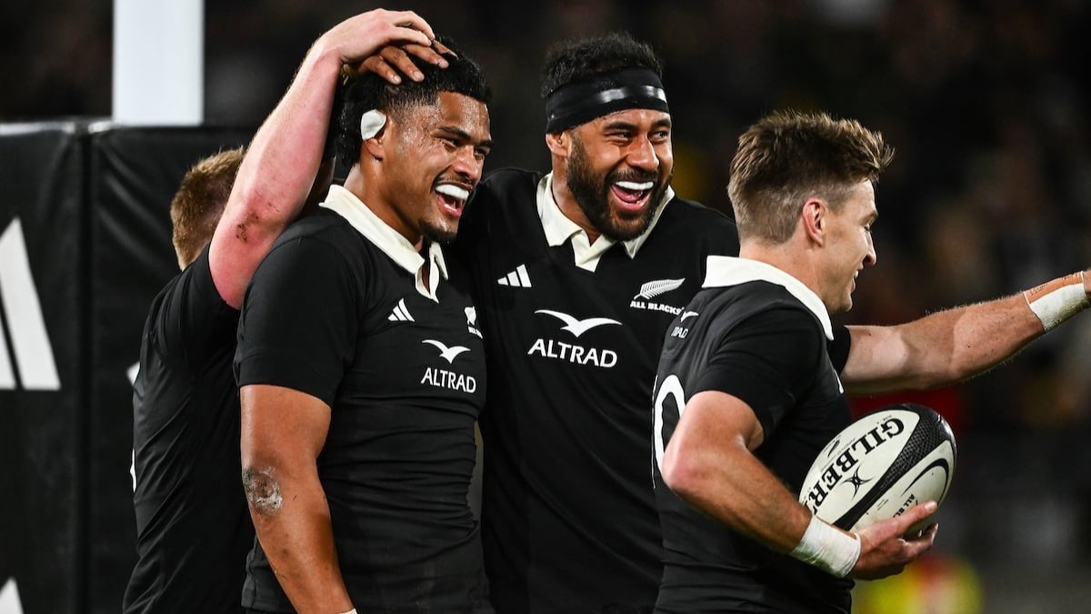 Should the All Blacks be worried about England? 