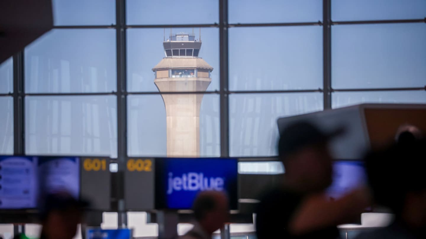 The White House warned that increasing absenteeism of airport workers could mean chaos at check-in lines. Photo / Getty Images