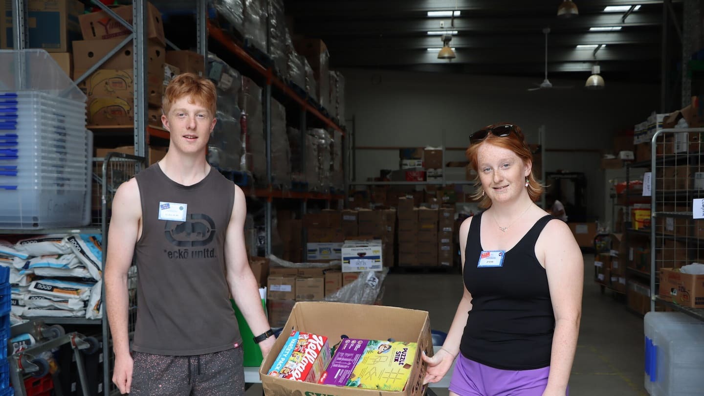 Young hands, big impact: Teen sibling volunteers lift foodbank drive