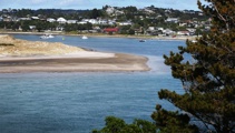 Mangawhai 'locked off': Police checkpoints to stop Aucklanders fleeing city