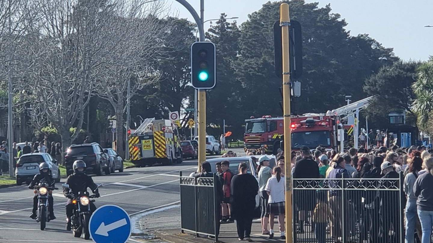 Cockle Bay School in East Auckland being evacuated. Photo / Supplied