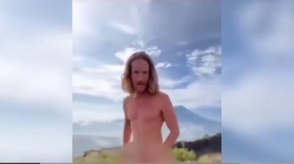 Watch: Naked 'nut job' bounced from Bali after disrespectful haka