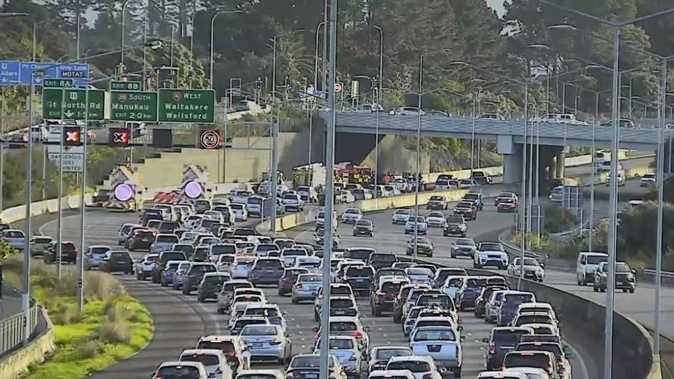 Due to a fire, the two westbound lanes are blocked. Photo / NZTA