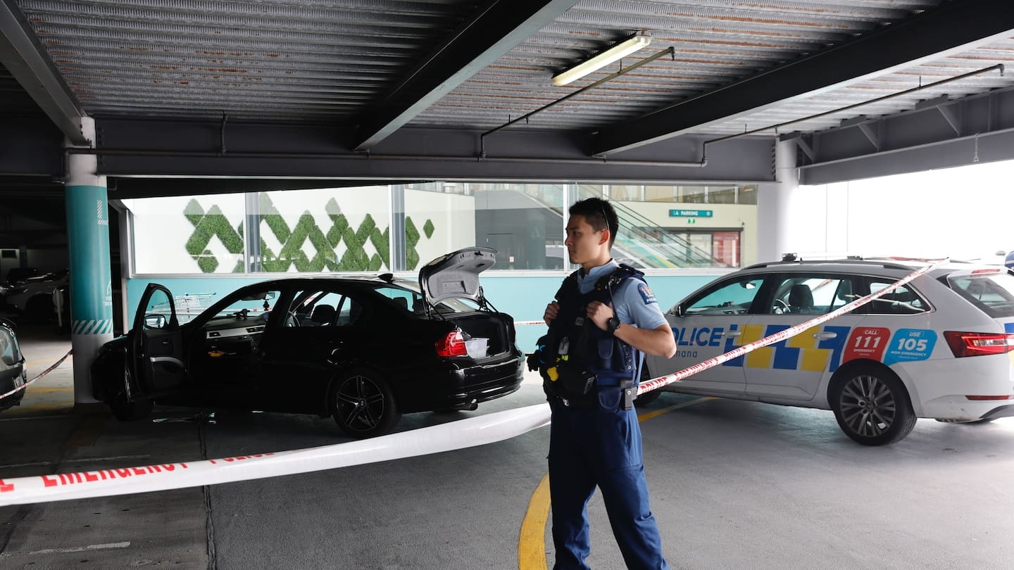 Armed police swarm Glenfield Mall, four nearby North Shore schools in lockdown