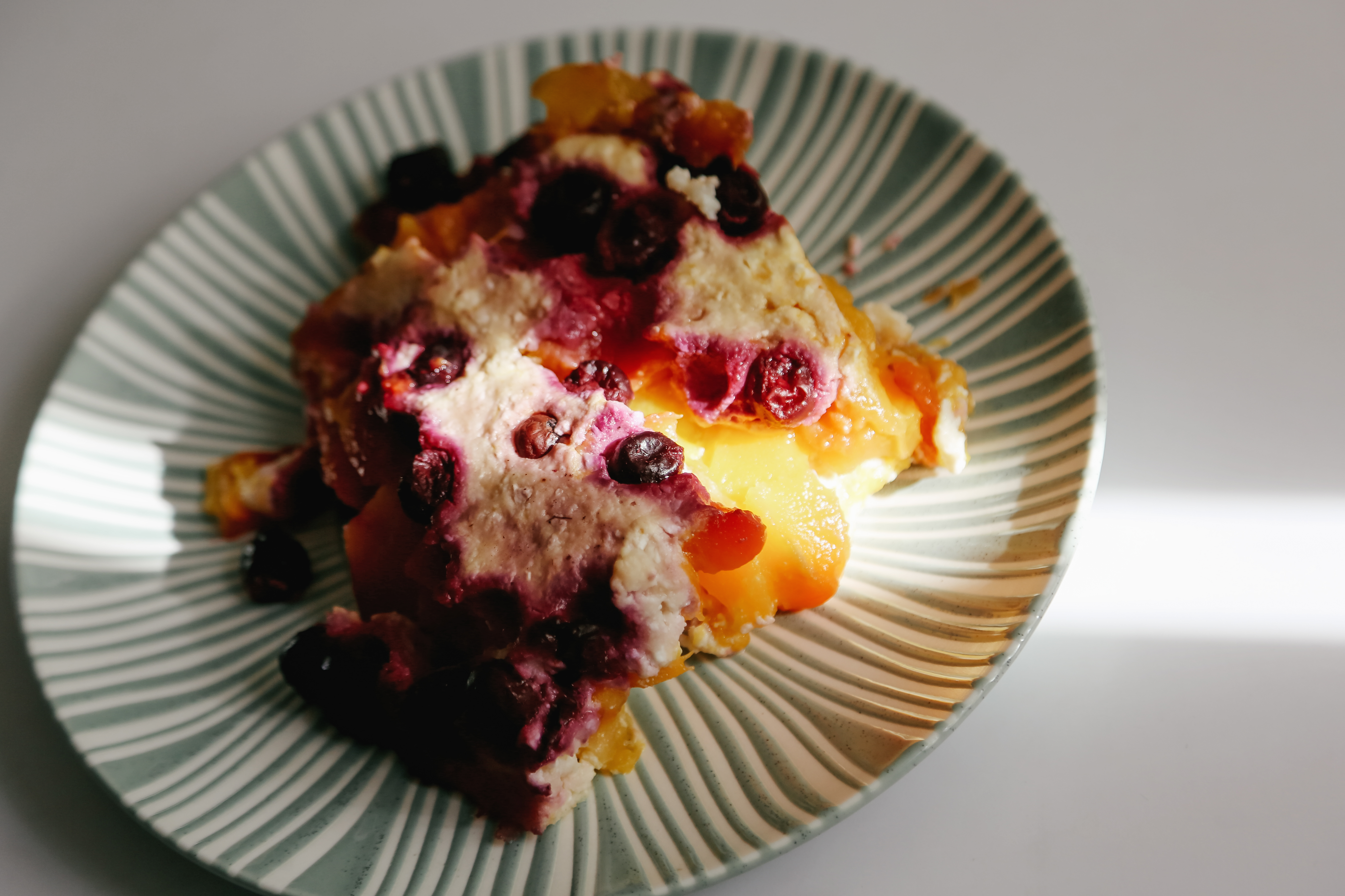 Mike van de Elzen: Yogurt cheesecake with star anise plums