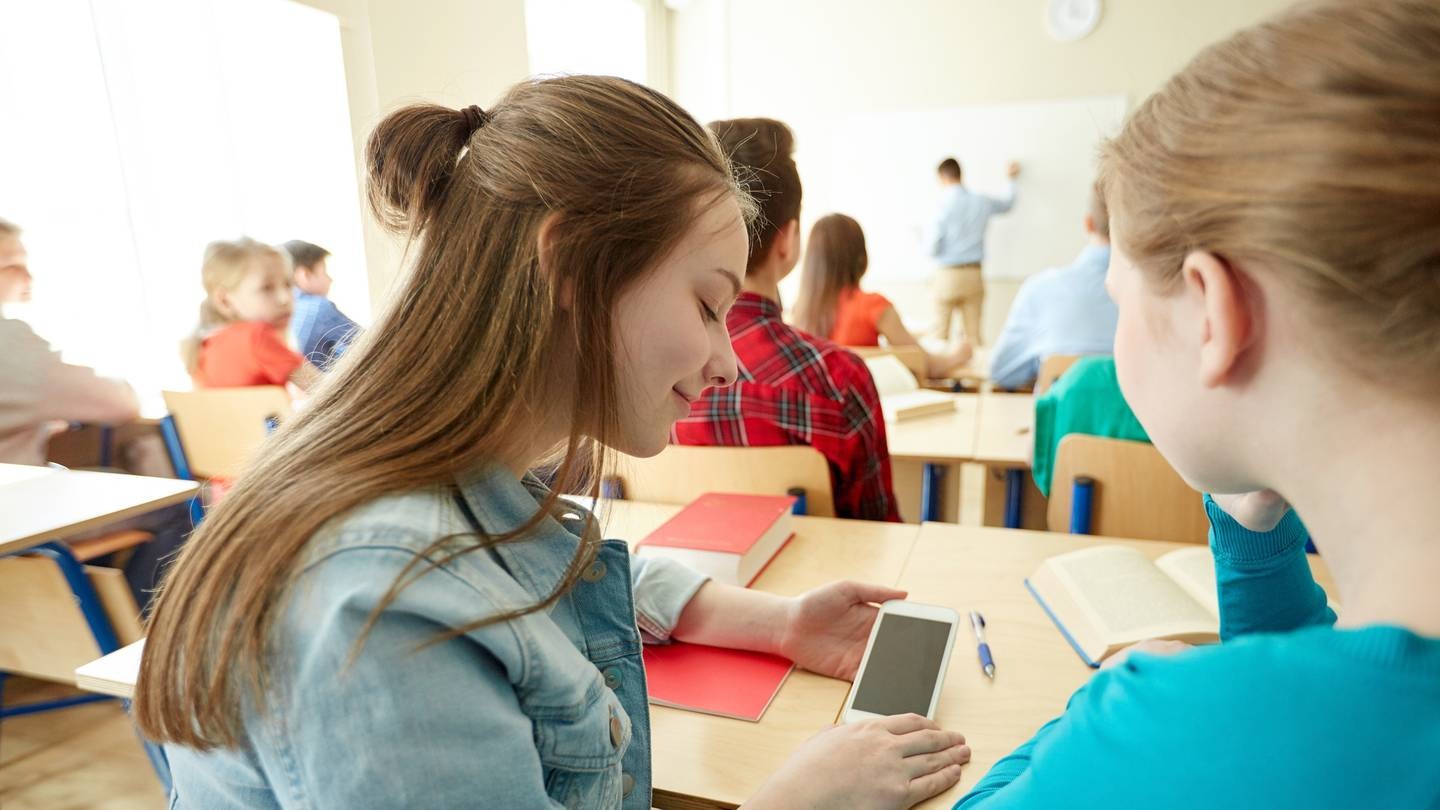 Educators push for tougher consequences as secondary students ignore phone ban