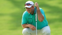 Fox starts strong as Tiger flails at PGA Championship