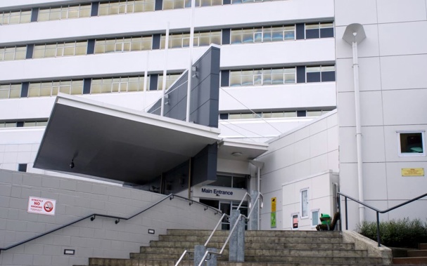 North Shore Hospital. Photo: rafaelbenari/123R