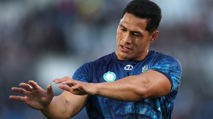 Roger Tuivasa-Sheck of the Warriors warms up before the round 16 NRL match between the New Zealand Warriors and Penrith Panthers at Go Media Stadium on June 21, 2025, in Auckland, New Zealand. (Photo by Phil Walter/Getty Images)