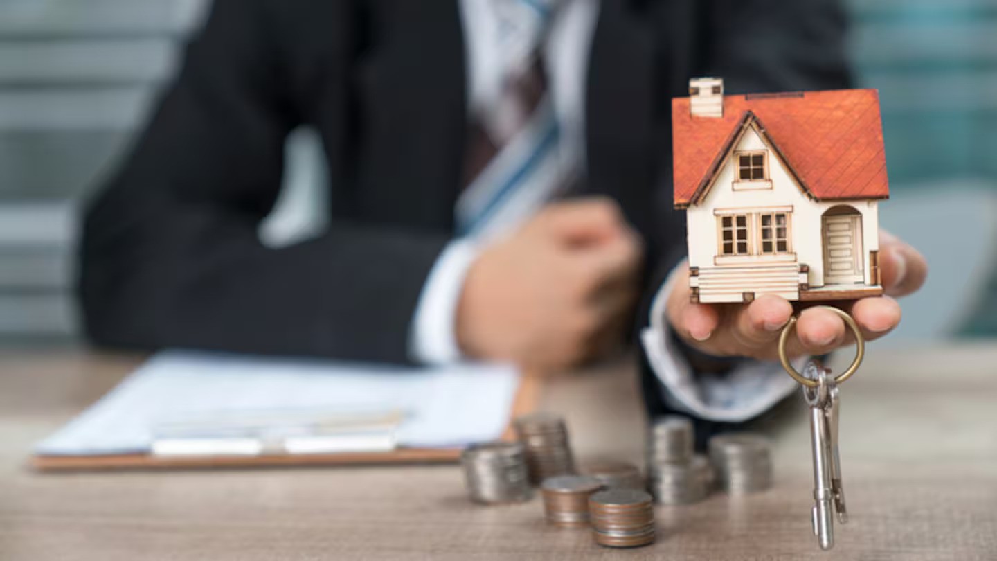 Seek data shows job ads rise and competition eases as wages pick up