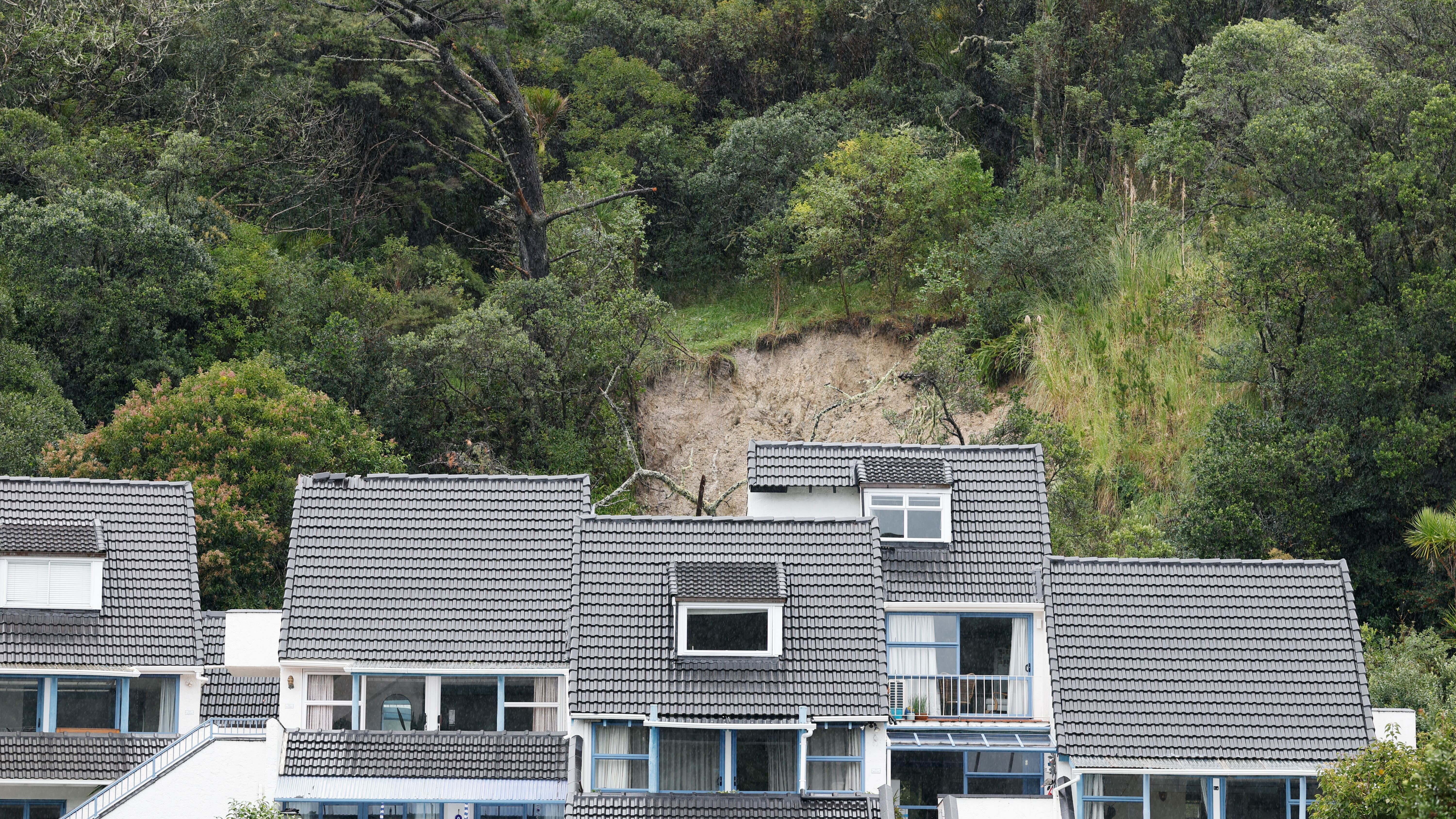 Auckland, Northland face orange heavy rain warnings, thunderstorms possible