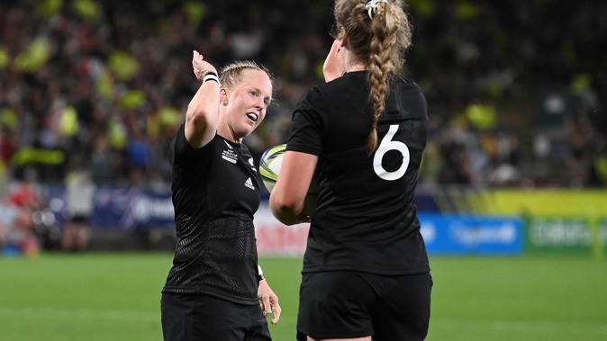 Alana Bremner (right) celebrates with Kendra Cocksedge. Photo / Photosport