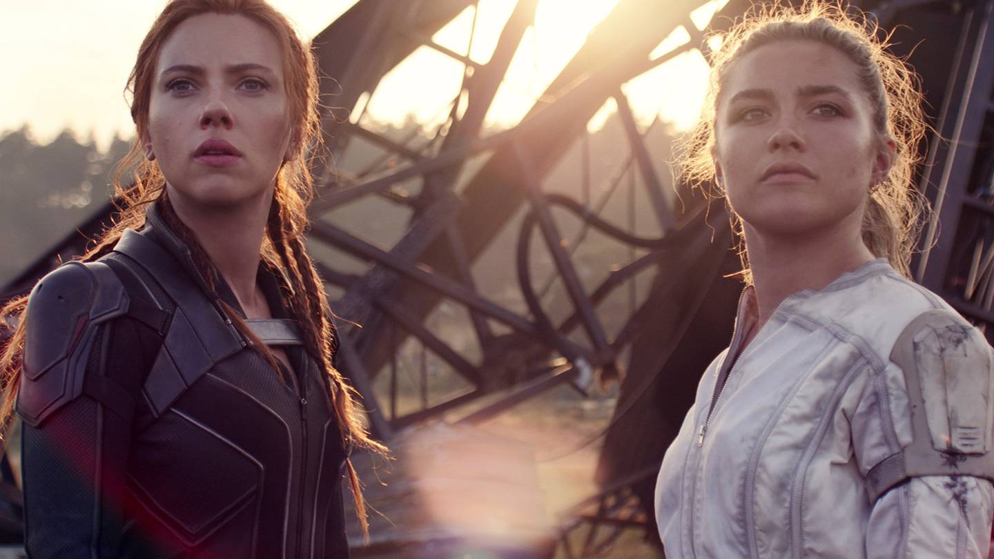 Scarlett Johansson and Florence Pugh in Black Widow.
