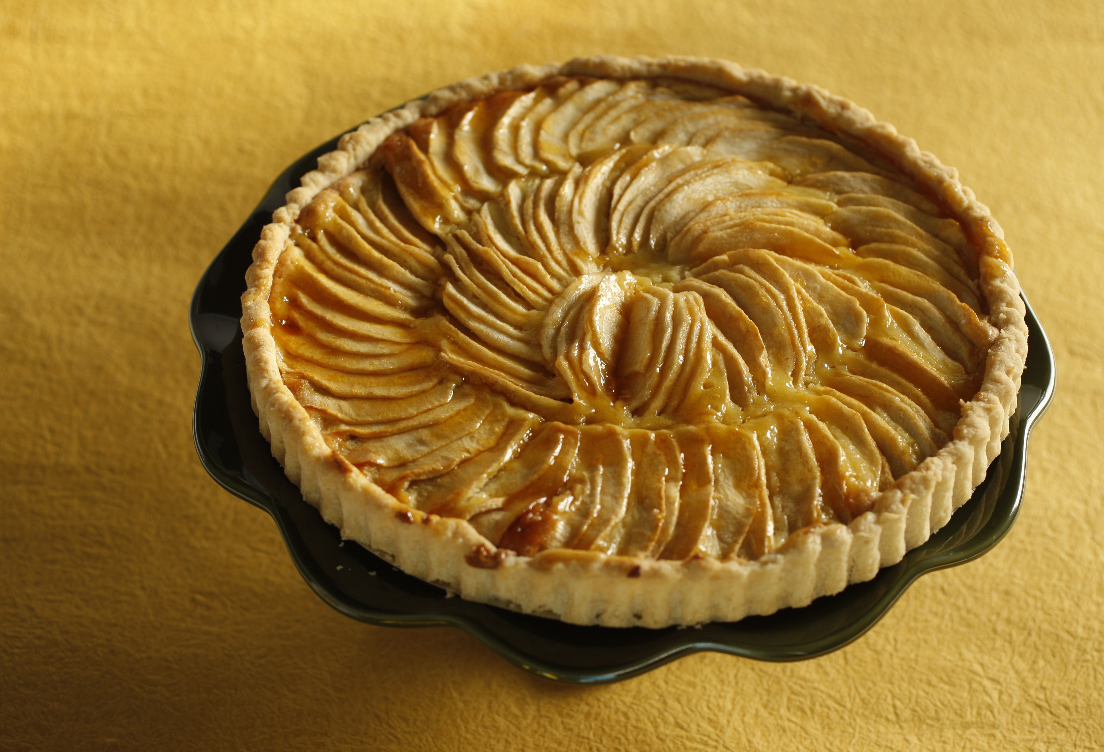 Mike van de Elzen: Oma's apple and rhubarb tart