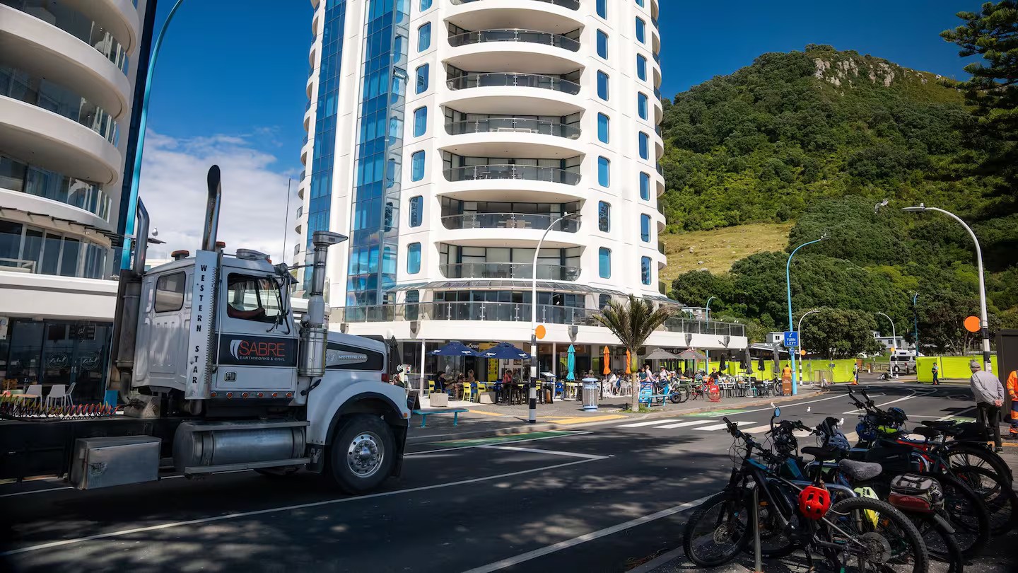 Mount slip recovery continues as cordon tightens along beachfront
