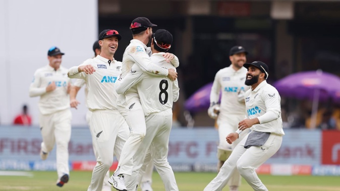 New Zealand celebrate the wicket Sarfaraz Khan. Photo / Photosport