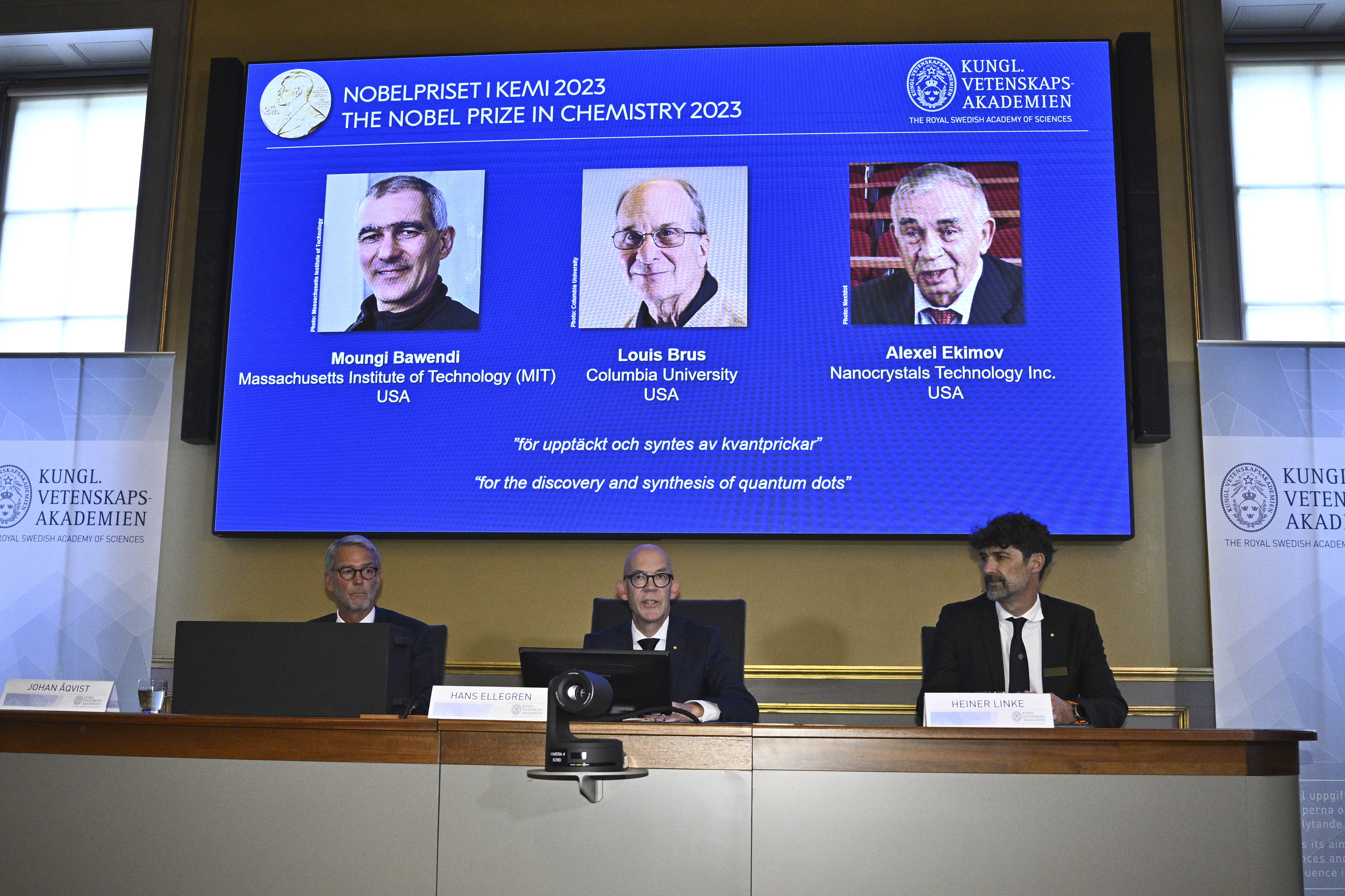 Permanent Secretary of the Royal Academy of Sciences Hans Ellegren, center, announces the winner of the 2023 Nobel Prize in Chemistry, at the Royal Academy of Sciences, in Stockholm, Wednesday, Oct. 4, 2023. Photo / AP