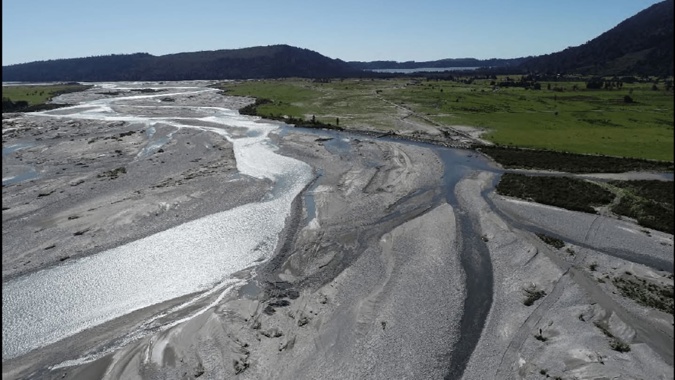 Farmers hope for cattle river grazing renewals