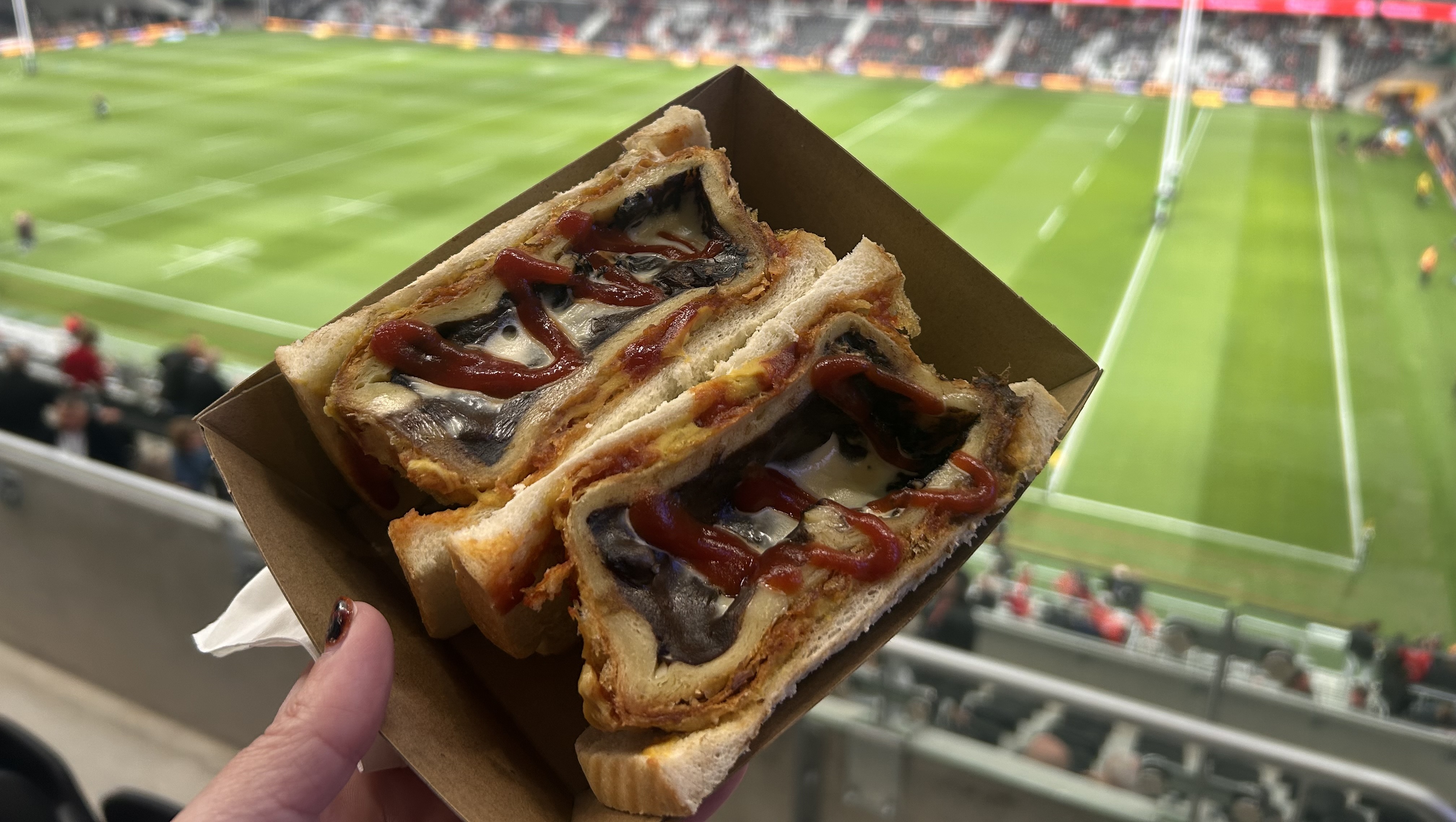 'An experience': What's the response to Te Kaha Stadium's new deep-fried pie sandwich? 