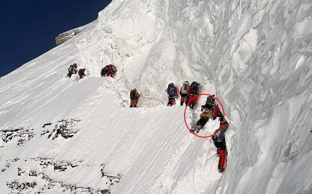 Investigation launched after K2 climbers left man to die on way to summit